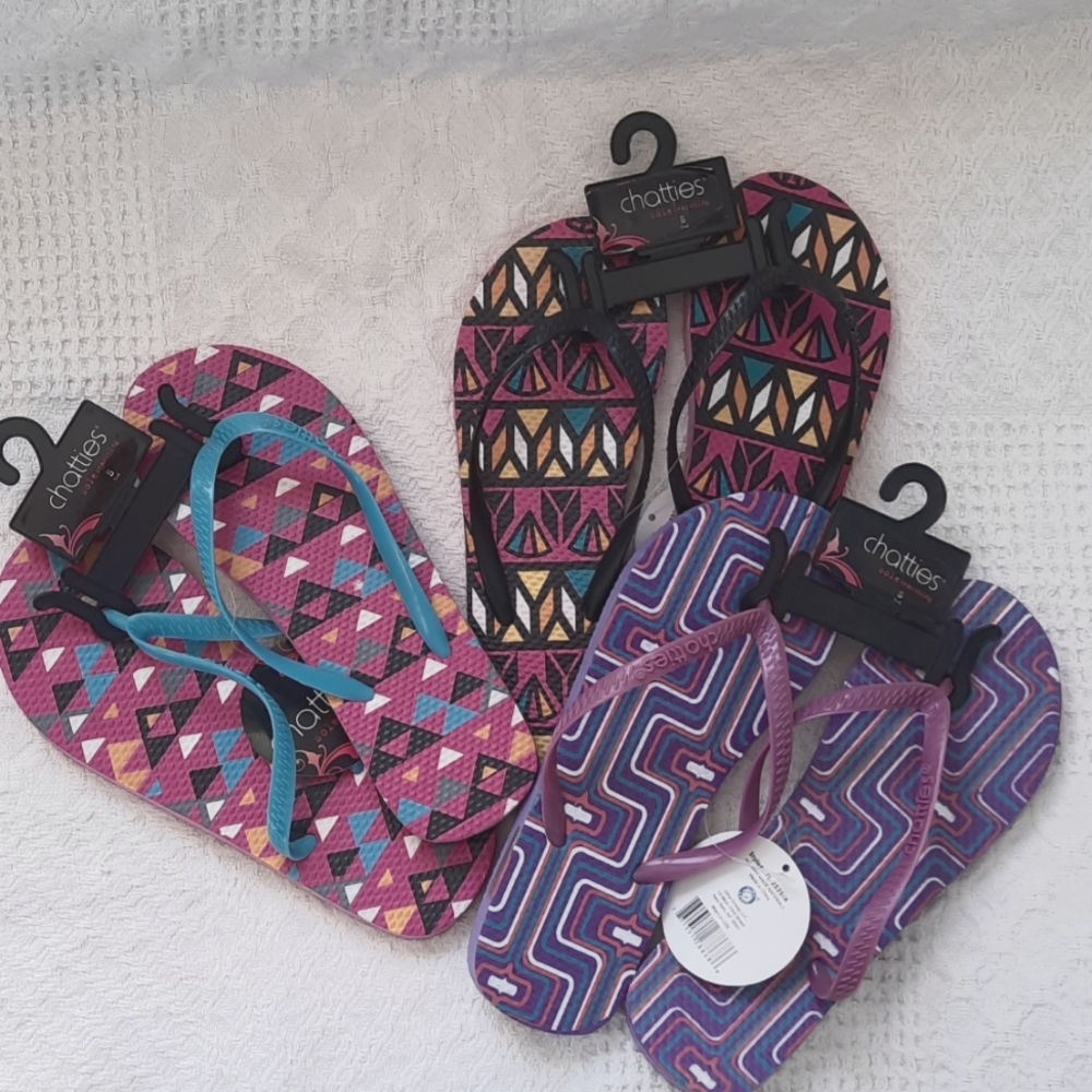 Flip Flops Chatties Colorful Fun Footwear Beach Pool Cruise Pedicure NWT